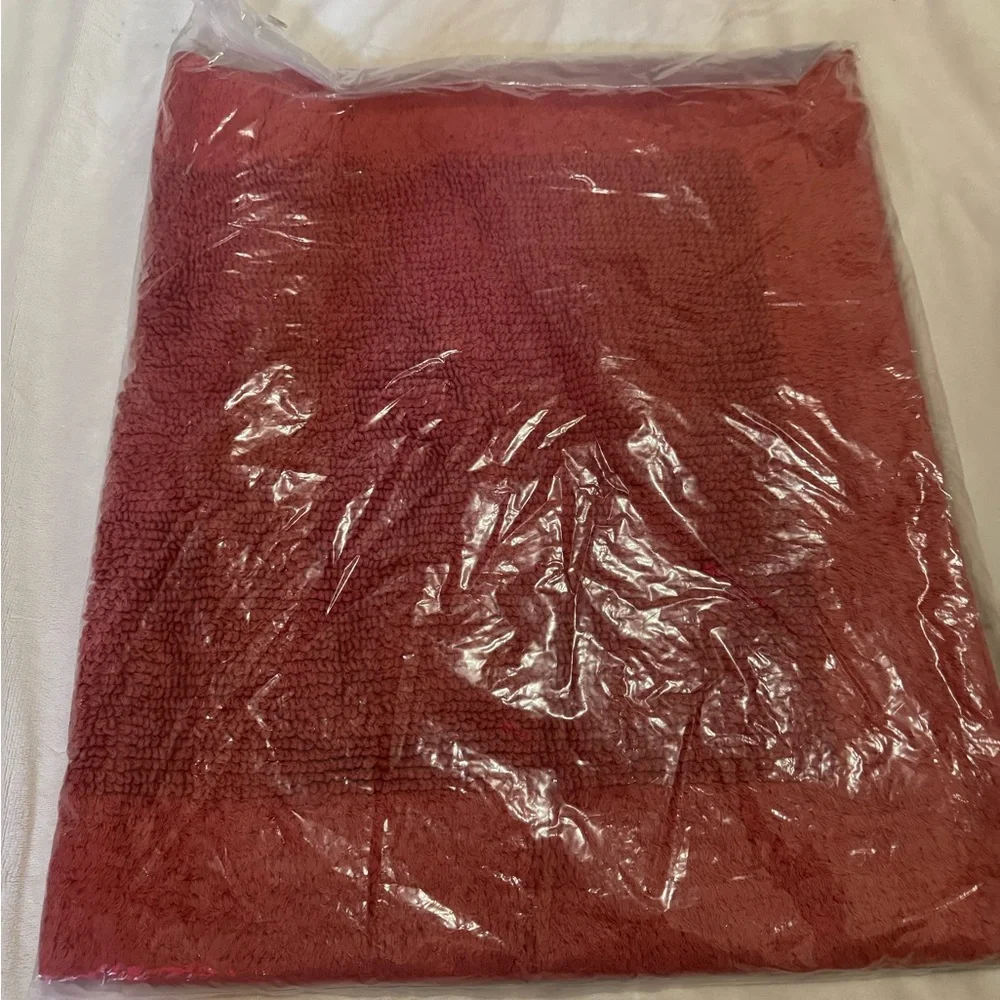 Sonoma bath rug 23x38